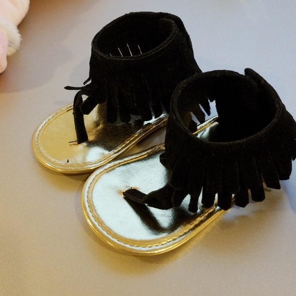 3 pairs of infant/toddler sandals - Picture 2 of 5